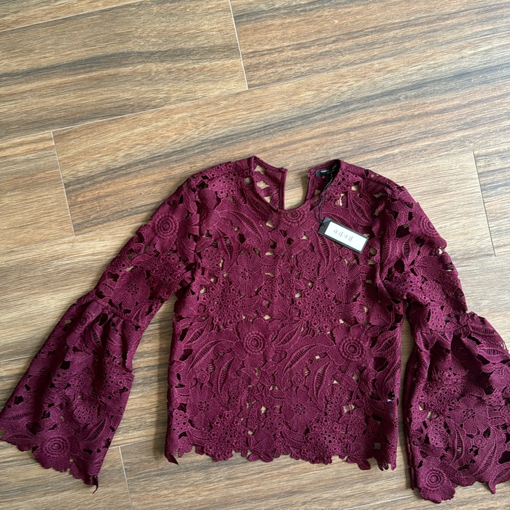 NWT Rome and Juliet. top